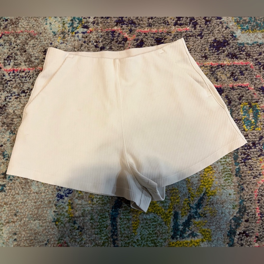 Lululemon Athletica Ribbed Softstreme High-Rise Short 2"